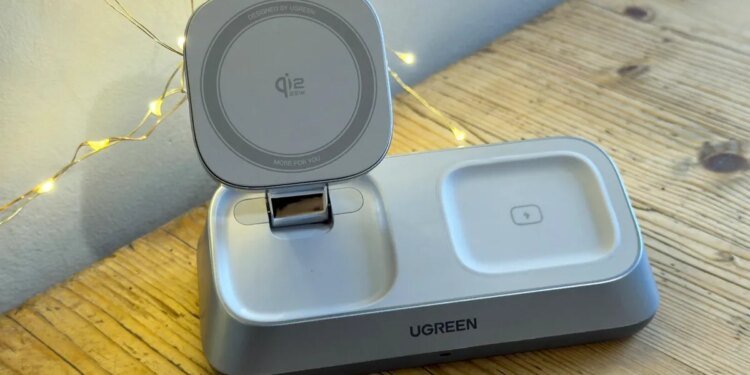 I tried this 3-in-1 bedside charger for a week – and Apple users will love it I tried this 3-in-1 bedside charger for a week – and Apple users will love it