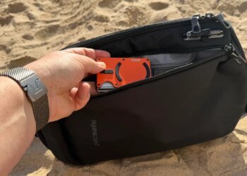 This anti-theft tech bag foiled a pickpocket attempt live – here’s how it did it