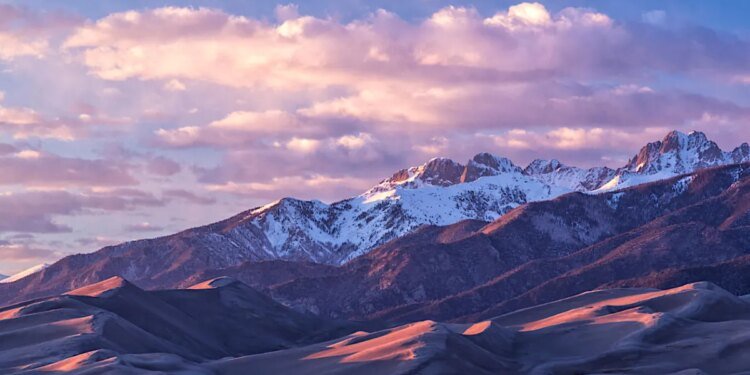 Zorin OS vs. AnduinOS: How to pick the right Windows-like Linux distro for you