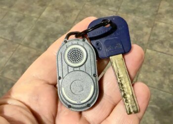Why I keep this Bluetooth tracker tag on my keychain instead of an AirTag – and don’t regret it