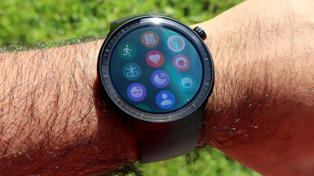 Motorola’s new smartwatch keeps things simple, but power users may want more Motorola’s new smartwatch keeps things simple, but power users may want more