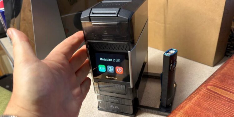 I stopped guessing which AA batteries are dead – this charging station keeps them in check for me I stopped guessing which AA batteries are dead – this charging station keeps them in check for me