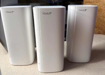 I set up a 0 mesh Wi-Fi system at home, and it handled a dozen 4K video streams with ease